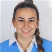 profesora de apoyo de matemáticas para alumnos de primaria
